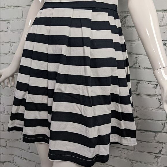 Mink Pink black and white stripe dress pleated skirt pockets low back size small - Picture 2 of 6